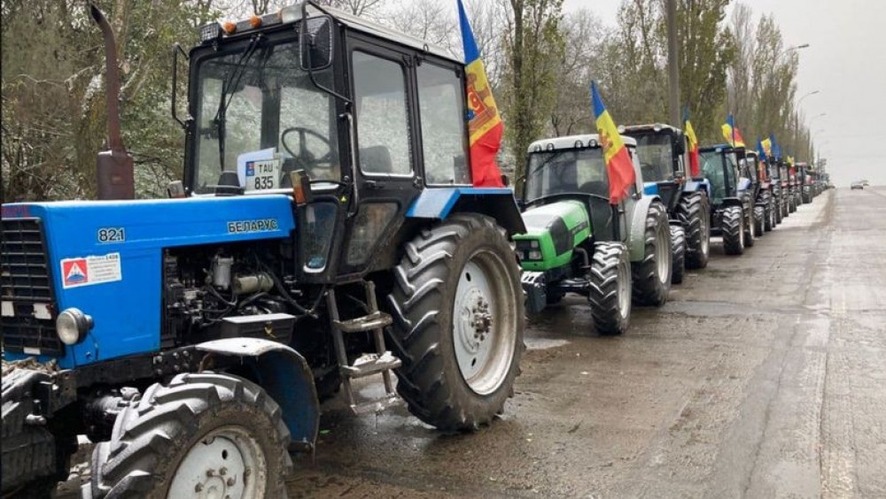 Le este frică? Un agricultor se arată indignat de faptul că mai mulți fermieri au părăsit protestele, unde cer ajutor de la stat